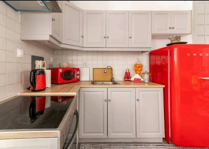 Stunning Studio Near Center Of Athens